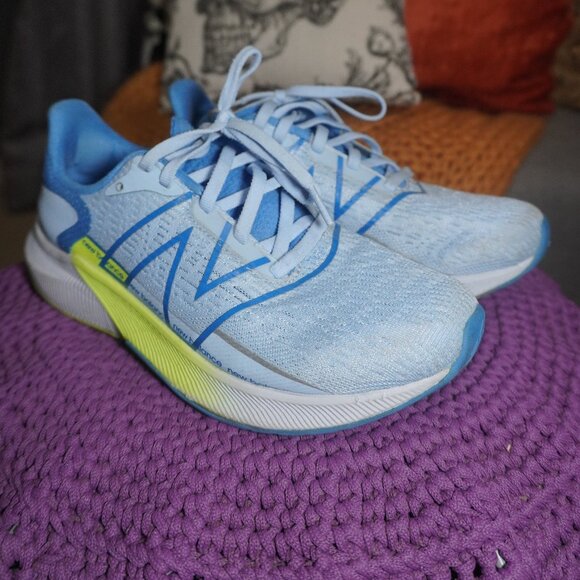 New Balance Womens Light Blue Yellow FuelCell Propel v2 Running Shoes Size 6 - Picture 1 of 8